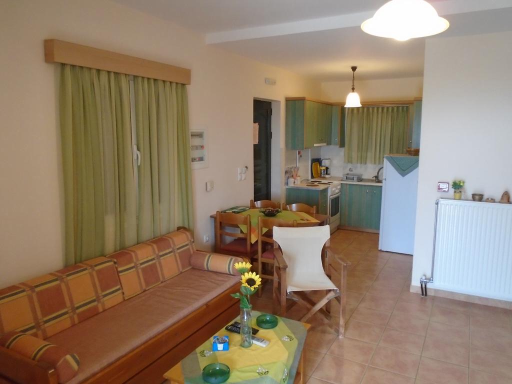 Paralia Demonias Tompras Village חדר תמונה
