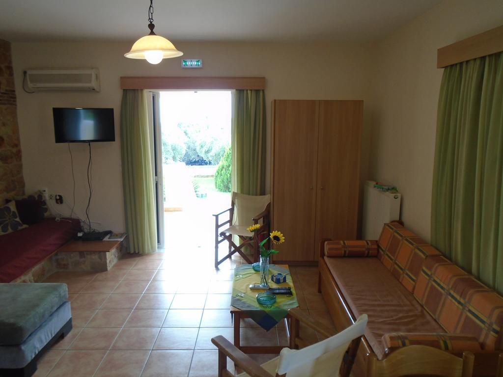 Paralia Demonias Tompras Village חדר תמונה