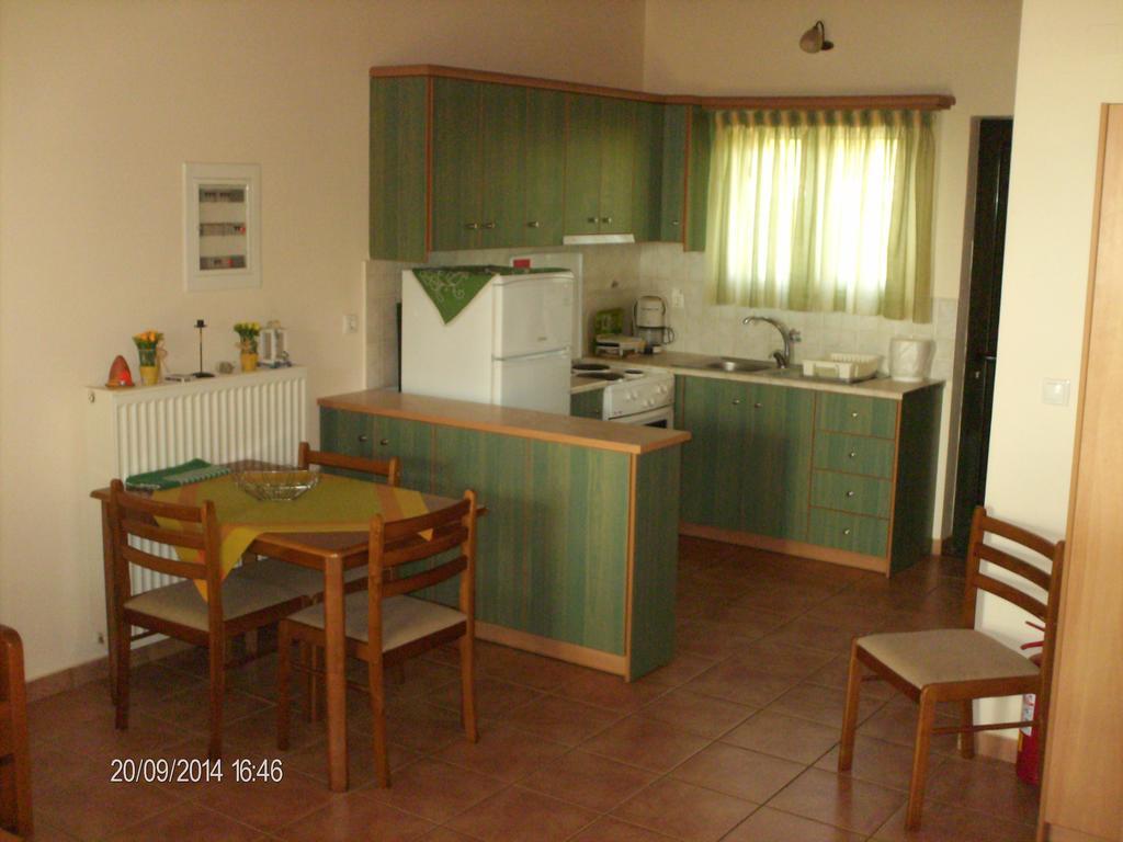 Paralia Demonias Tompras Village מראה חיצוני תמונה